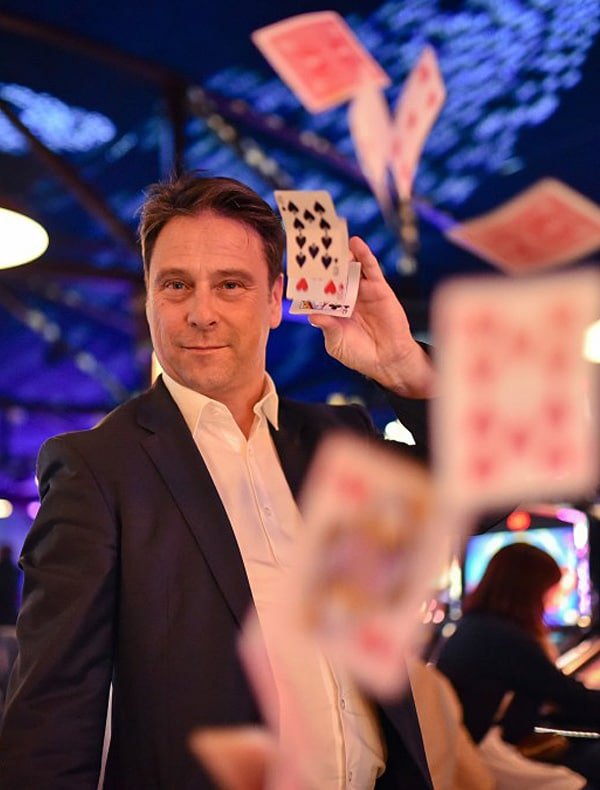magicien a la carte Claude Brun